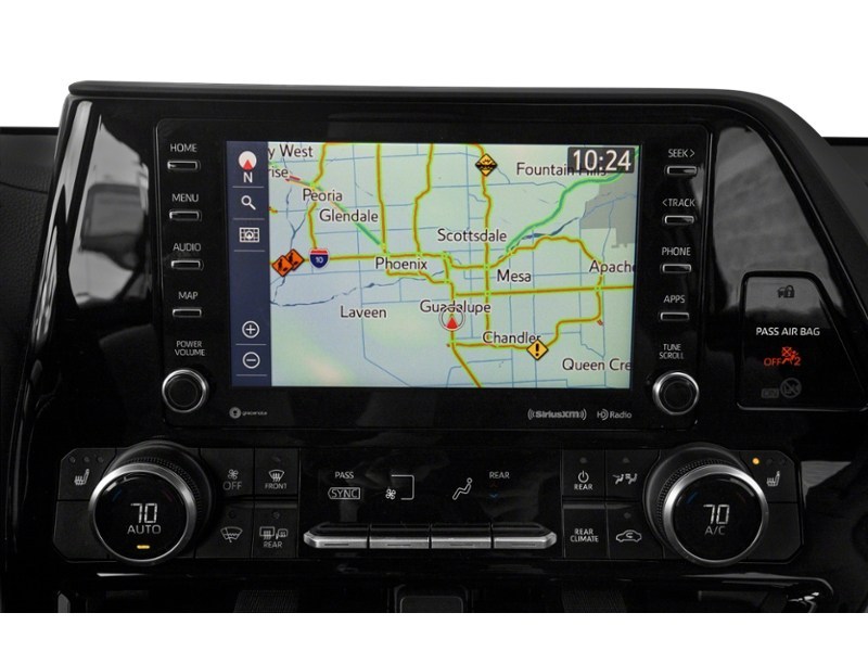 2021 Toyota Highlander XLE AWD Interior Shot 8