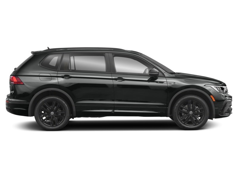 2023 Volkswagen Tiguan Comfortline R-Line Black Edition 4MOTION Exterior Shot 10