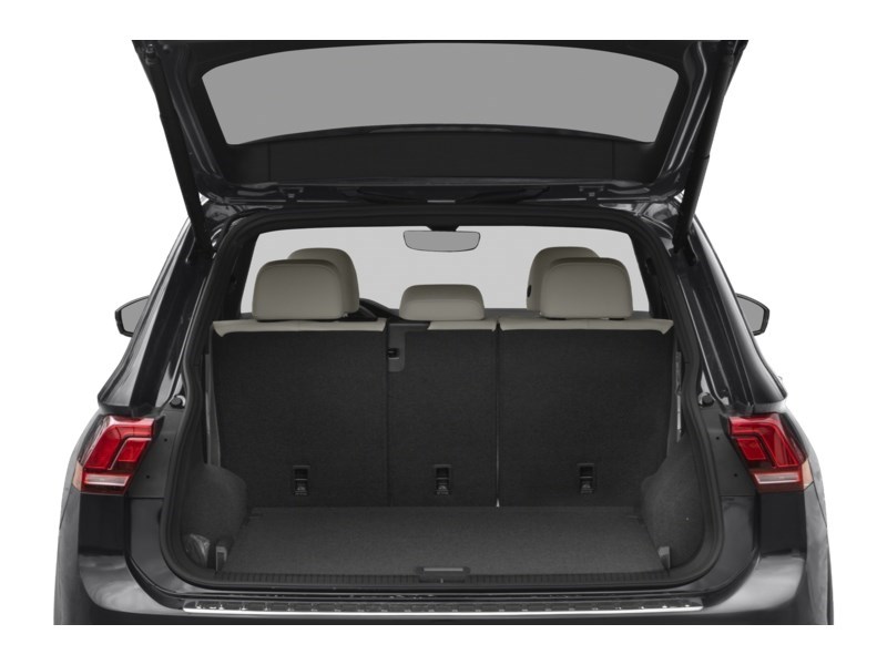 2023 Volkswagen Tiguan Comfortline R-Line Black Edition 4MOTION Exterior Shot 4