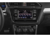 2022 Volkswagen Tiguan Trendline 4MOTION Interior Shot 2