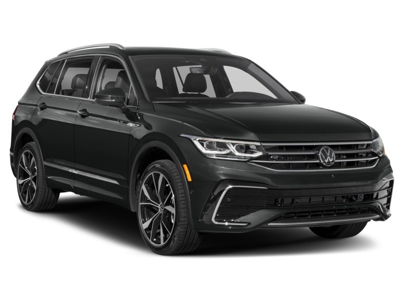 2022 Volkswagen Tiguan Highline R-Line 4MOTION Exterior Shot 8