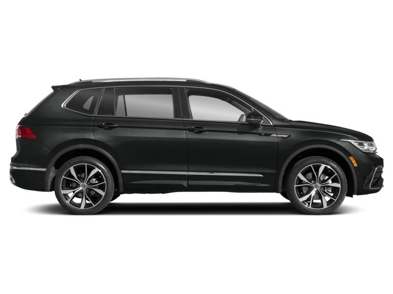 2022 Volkswagen Tiguan Highline R-Line 4MOTION Exterior Shot 10