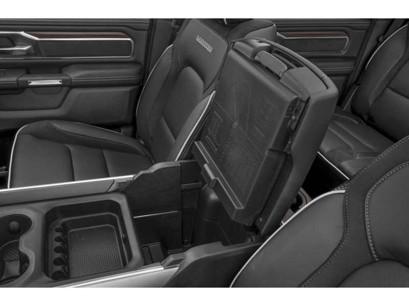 2023 Mazda CX-9 Signature AWD Interior Shot 9