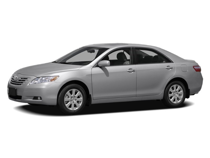 2009 Toyota Camry 4dr Sdn I4 Man SE Classic Silver Metallic  Shot 2