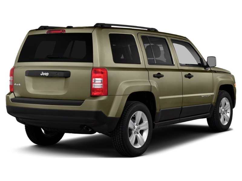 2015 Jeep Patriot 4WD 4dr Altitude *Ltd Avail* Eco Green Pearl  Shot 14