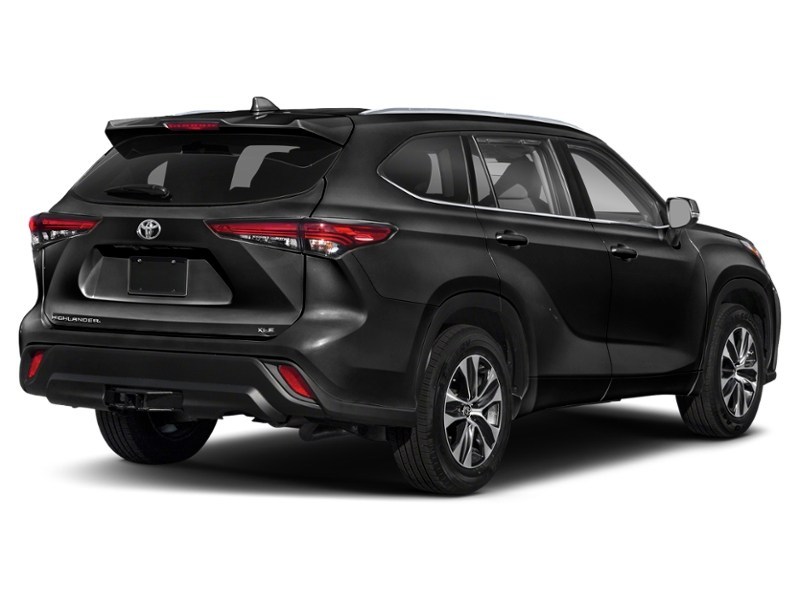 2021 Toyota Highlander XLE AWD Midnight Black Metallic  Shot 15